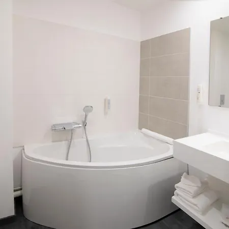 Bomotel 3* Montluçon