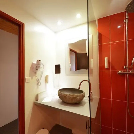 Arcantis Bomotel 3* Desertines (Allier)